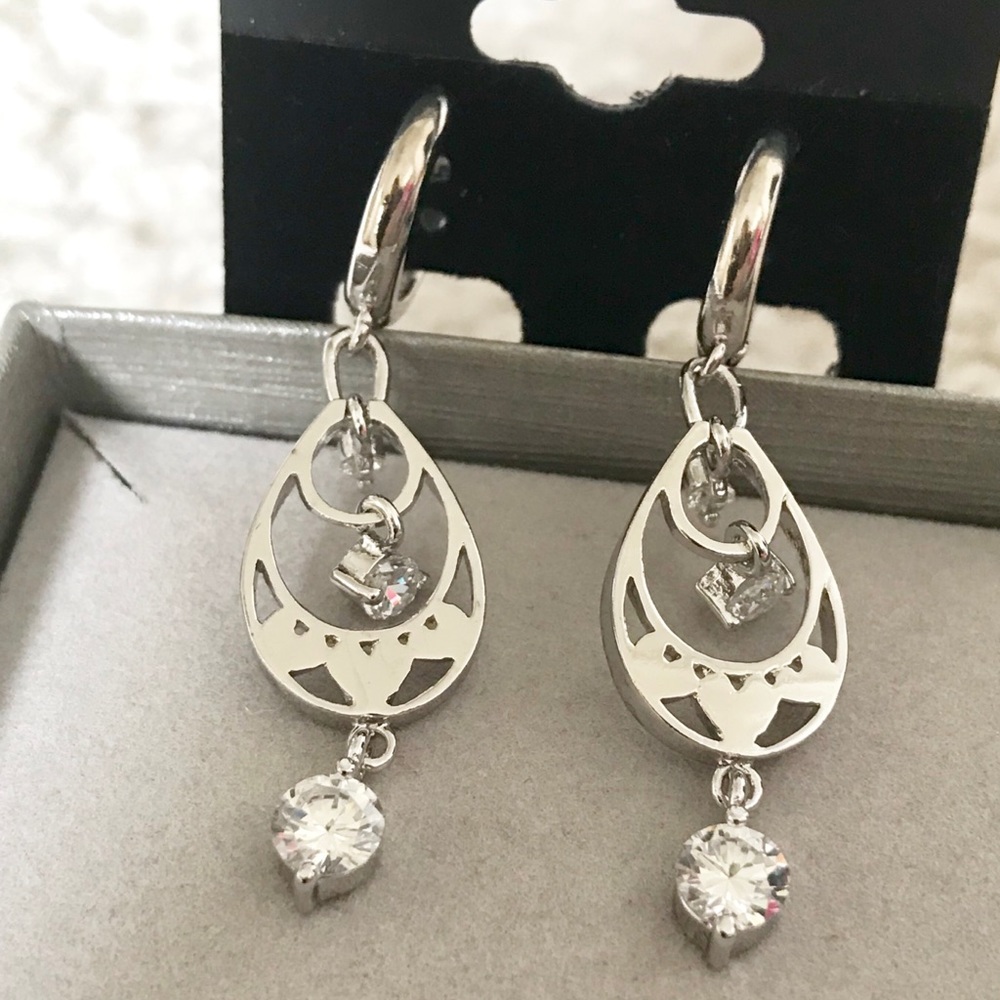 Silver earring W Rhinestone - Picture 5 of 5